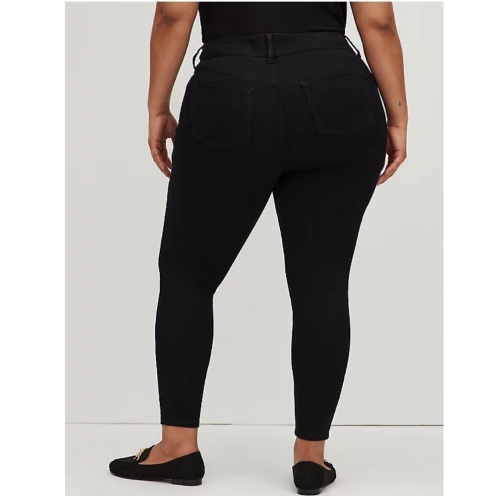 Torrid 24R JEGGING soft stretchy BLACK - Picture 3 of 11